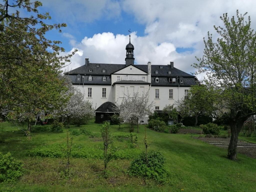 Ruestzeitenheim Sonnenschein Saalburg Exterior photo